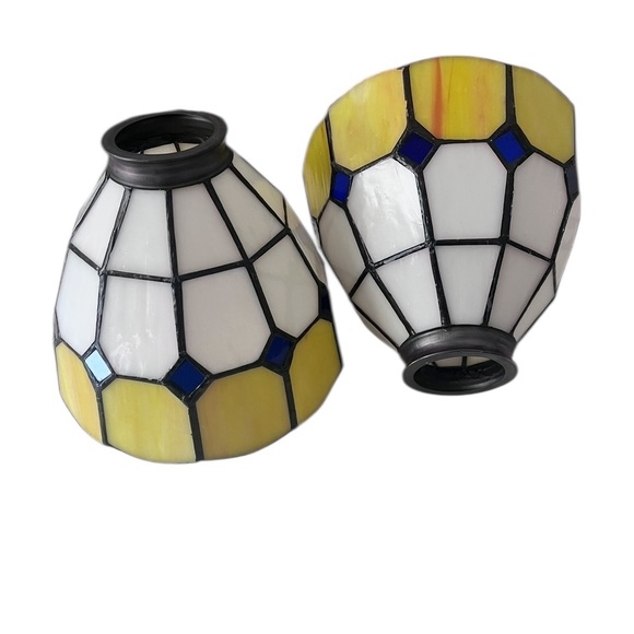 Tiffany Style Small
Lampshade, LQ0005, White and Blue, Stained Glass Lamp - Picture 6 of 9